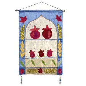 Yair Emanuel Raw Silk Embroidered Wall Hanging with Pomegranates and Wheat Decoración para el Hogar 