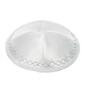 Terylene Kippah with Zigzag Lines and Four Sections in White Ocasiones Judías