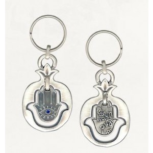 Silver Pomegranate Keychain with Large Hamsa and Hebrew Text Artistas y Marcas